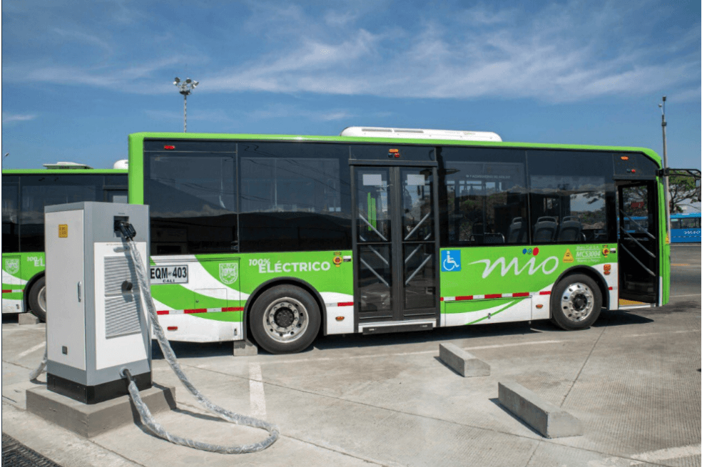 Cali pone a rodar los primeros 26 buses eléctricos de colombia