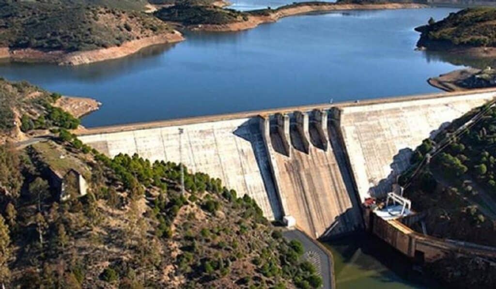 Colombia: embalses de energía cerraron abril en 64%