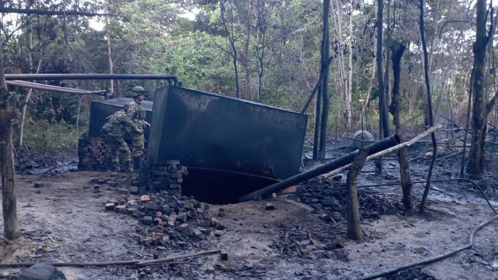 En medio de asonada desmantelan piscinas ilegales de hidrocarburos en arauca